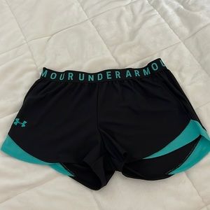 Under armour heat gear shorts in like new condition!